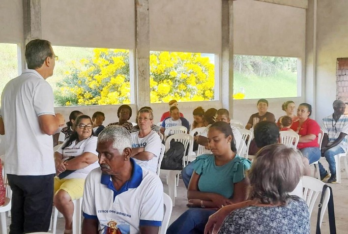 Agentes da Pastoral do Batismo estudam documento do Papa Paróquia São